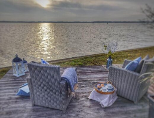 Delightful tiny river-view home 47