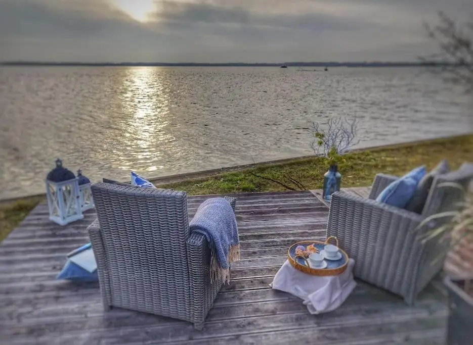Delightful tiny river-view home 5